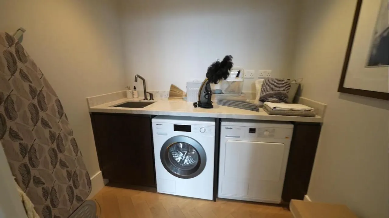 Beautiful 2-Bed Apartment In London
